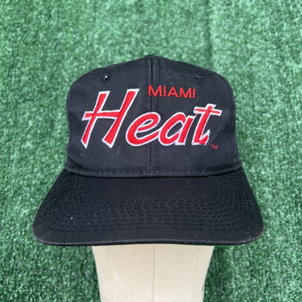 VTG‎ 90s NBA Miami Heat Sports Specialties Red Script Black Twill Snapback Hat